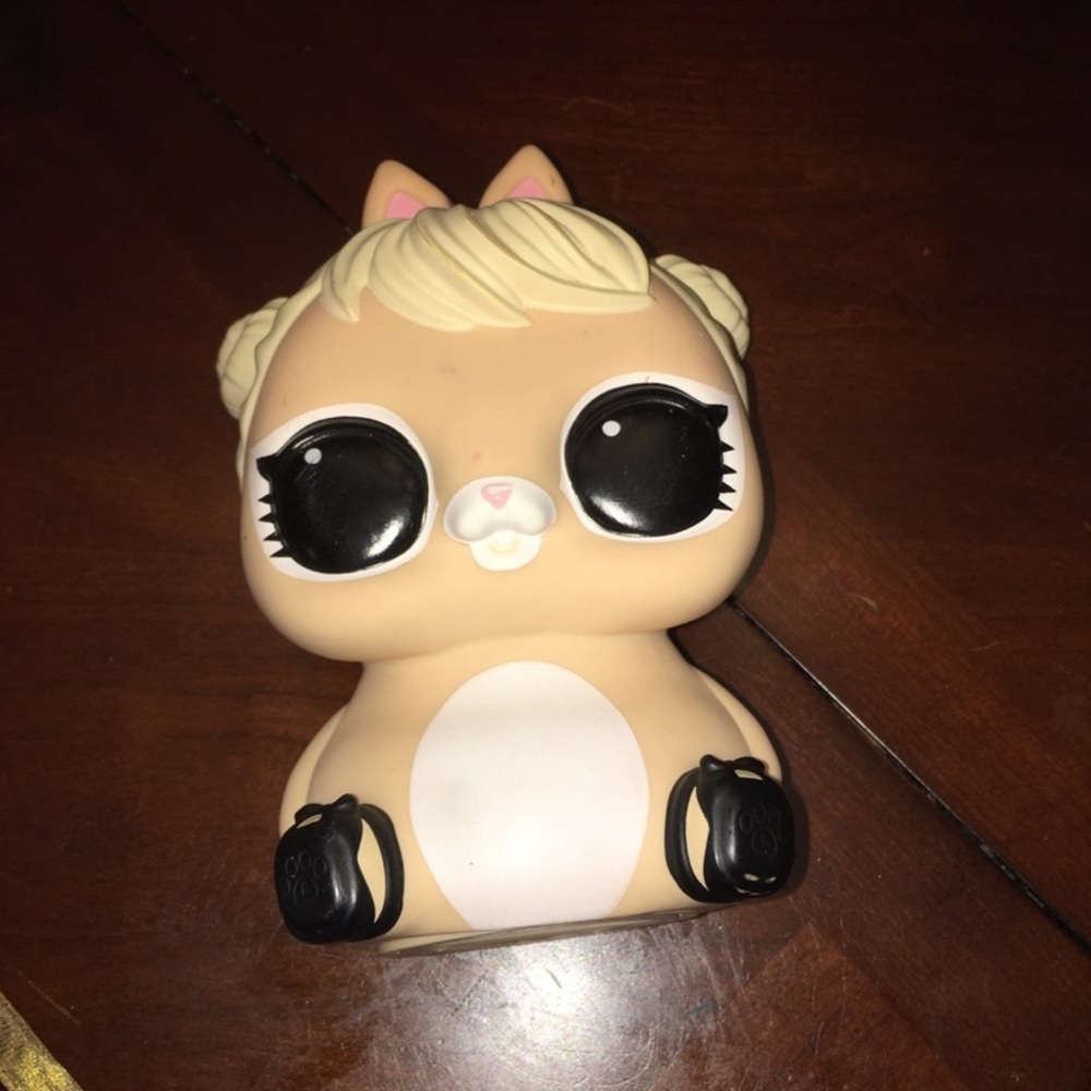 L.O.L. Surprise! Kitty coin bank